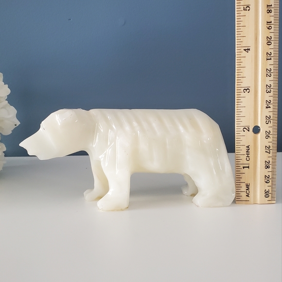 Hand Carved Onyx Stone White Polar Bear - Picture 5 of 8